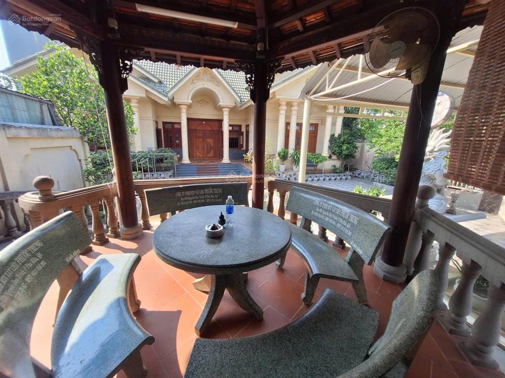 Dinh thự hoàng gia, 667m2 cn, hơn 20tr m2, sổ riêng, full nội thất cao cấp, chính chủ gấp bán