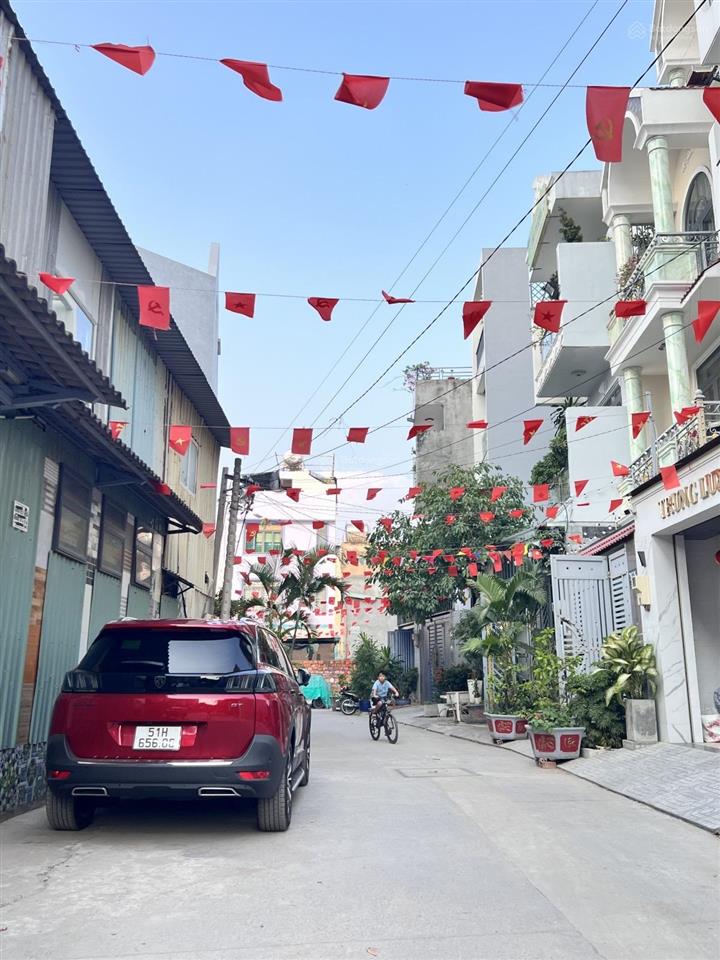 Sốc, hiếm luôn ạ, ngay lê văn chí, đất 4x16m vuông, ô tô 7m, giá có 5,85t, dự sẽ bay nhanh