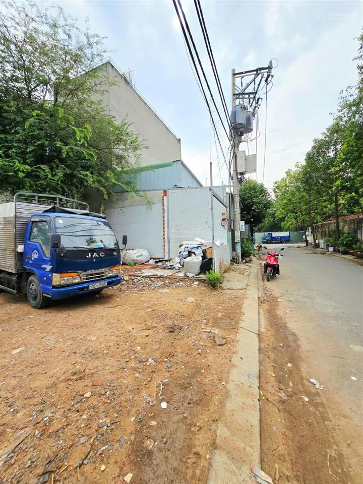 Đất lớn hiếm full thổ, trường lưu q9, 464,5m2 cn, sổ đẹp, chủ gấp bán thấp hơn bank
