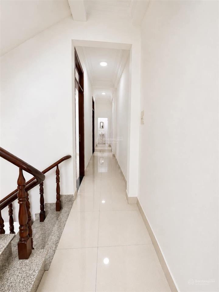 Siêu ngon, hbc nhà đẹp 3 tầng, giá đang tốt chỉ 8,3 tỷ, 3pn 3wc, đường ô tô, sổ đẹp hoàn công