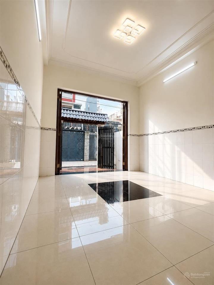 Siêu ngon, hbc nhà đẹp 3 tầng, giá đang tốt chỉ 8,3 tỷ, 3pn 3wc, đường ô tô, sổ đẹp hoàn công