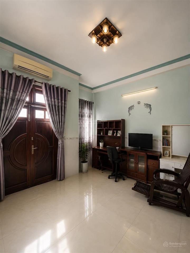 Thật nhanh ạ, 3 tầng 83m2 đủ, 4pn 3wc, ô tô vào, sổ đẹp, dt sàn 178,4m2, giá quá tốt