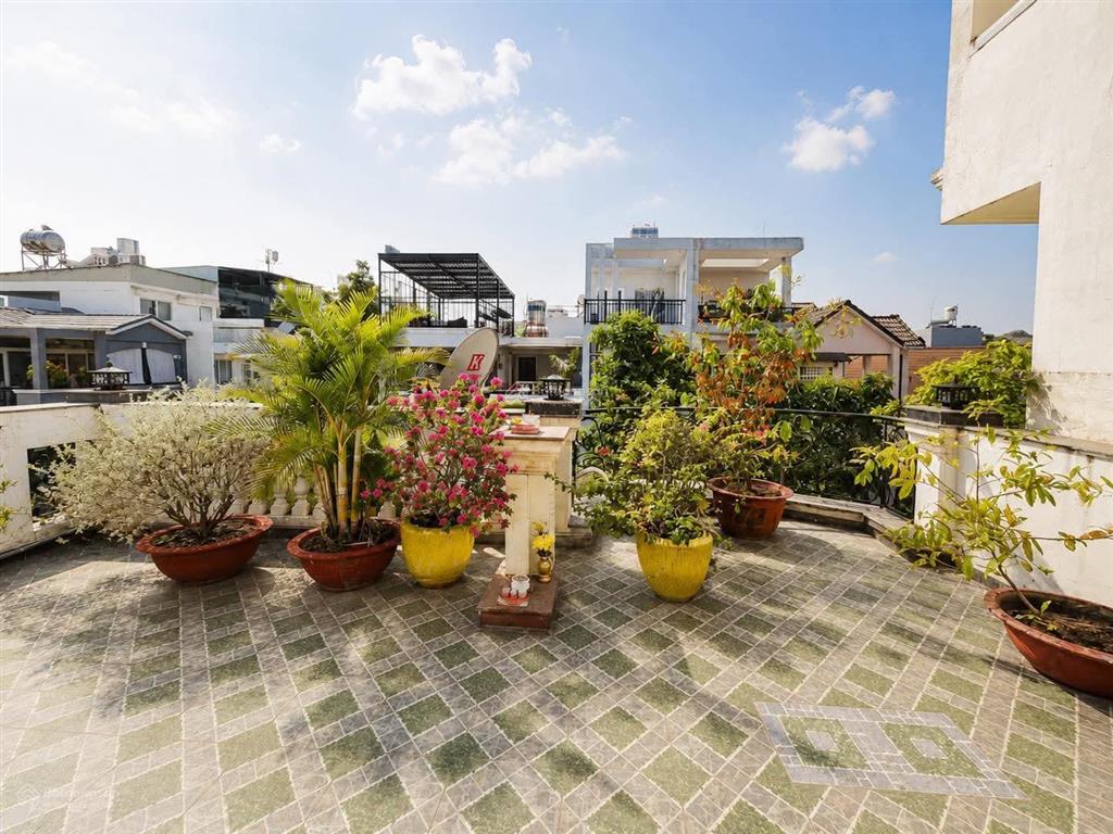 Gấp bán giảm 6 tỷ, biệt thự đẹp nhất q2, 310m2 full thổ, 3 tầng, sổ hoàn công, ngang đẹp 9,2m
