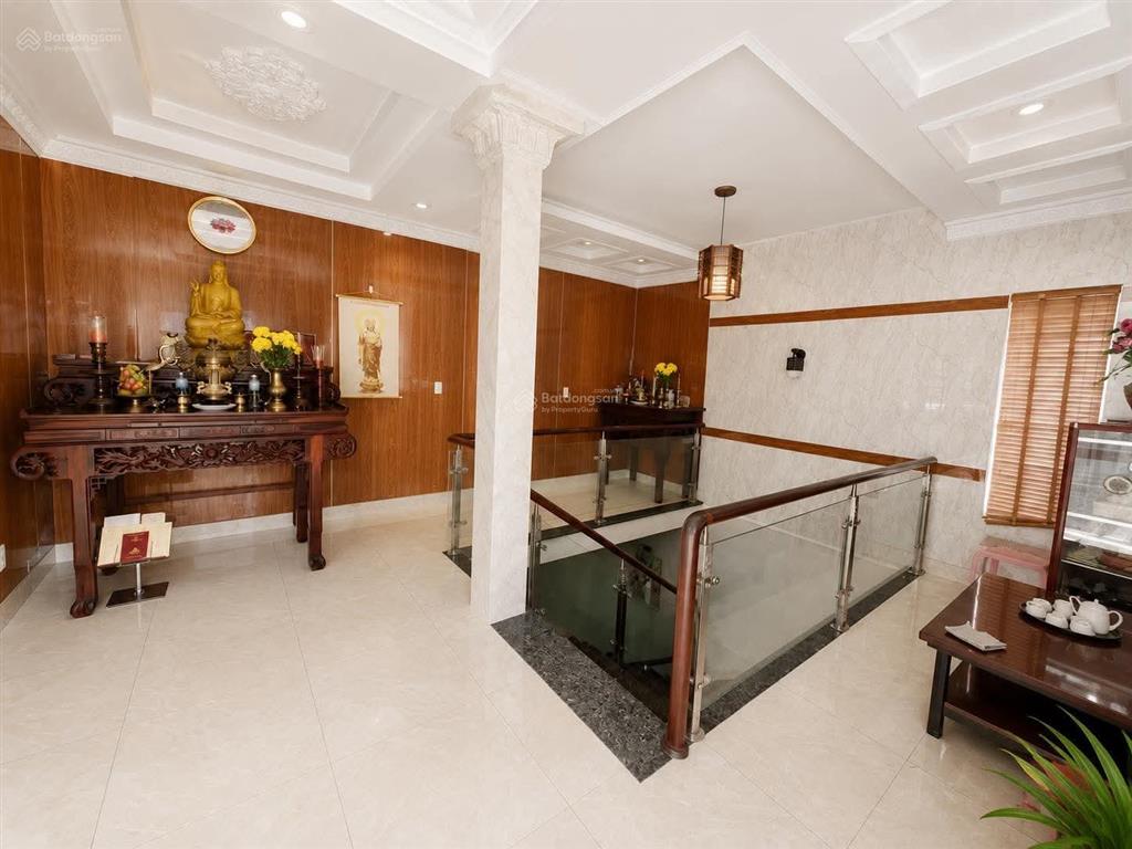 Gấp bán giảm 6 tỷ, biệt thự đẹp nhất q2, 310m2 full thổ, 3 tầng, sổ hoàn công, ngang đẹp 9,2m