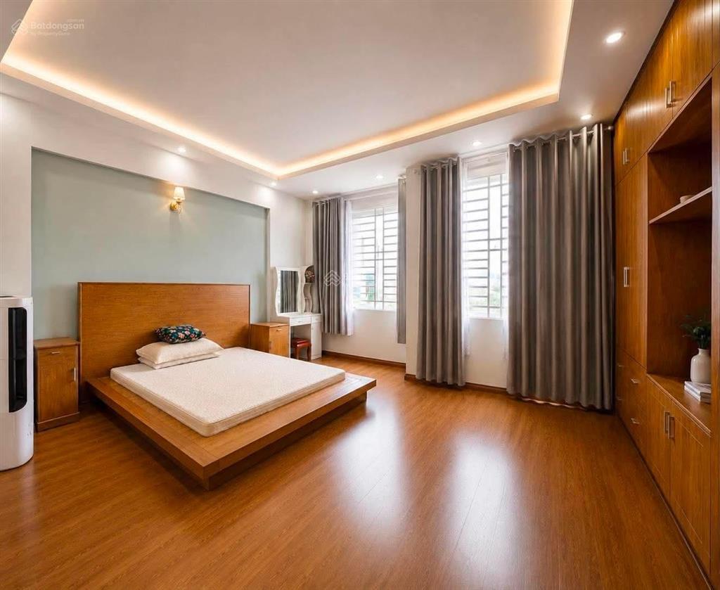 Nhà chính chủ, gần lê văn thịnh, 3 tầng, chỉ 6,650 tỷ, sổ hoàn công, gấp bán, chủ thiện chí