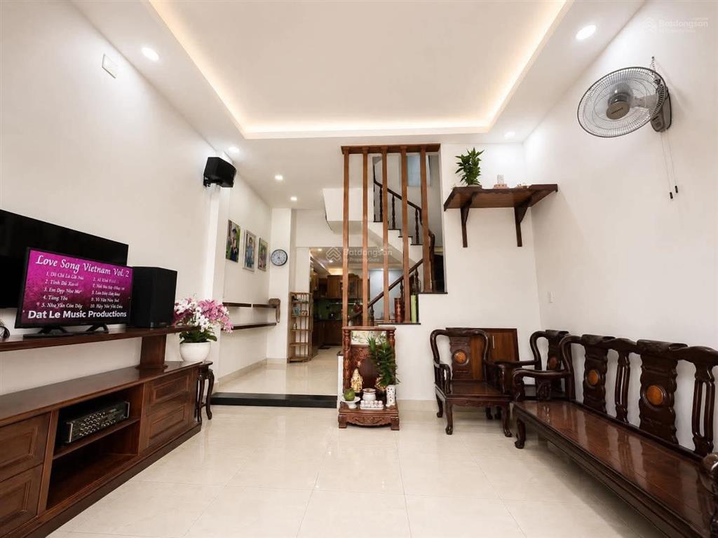 Nhà chính chủ, gần lê văn thịnh, 3 tầng, chỉ 6,650 tỷ, sổ hoàn công, gấp bán, chủ thiện chí