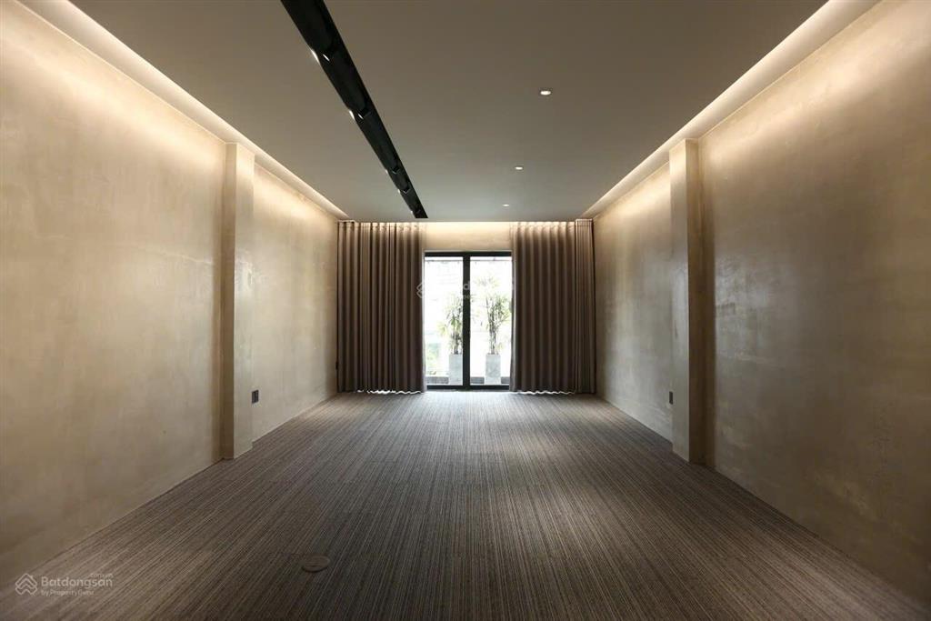 Bán nhà chính chủ mặt tiền nguyễn ngọc phương 7 tầng,thang máy 4.8x18m, 24 tỷ,giá tốt khu trung tâm