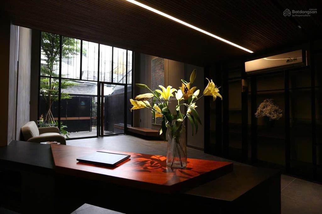 Bán nhà chính chủ mặt tiền nguyễn ngọc phương 7 tầng,thang máy 4.8x18m, 24 tỷ,giá tốt khu trung tâm