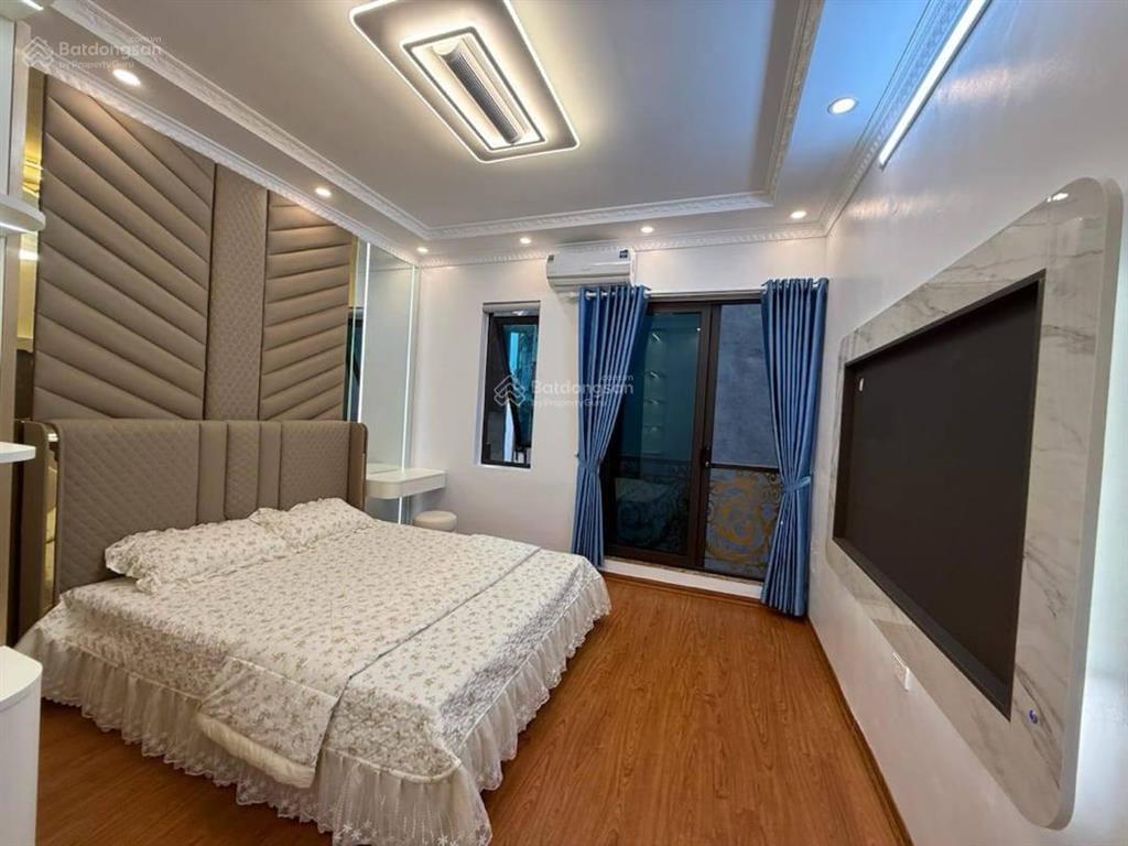 Bán nhà hào nam 6 tầng tt đống đa 33m2, thang máy chỉ hơn 10 tỷ