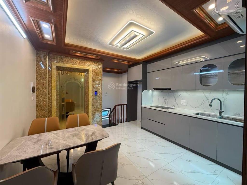 Bán nhà hào nam 6 tầng tt đống đa 33m2, thang máy chỉ hơn 10 tỷ