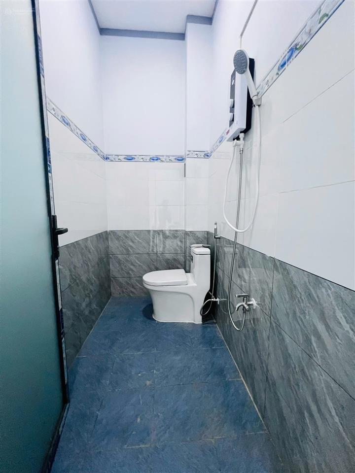Dt 4x13  full giá 1 tỷ tặng full nội thất  khu nhà phố liền kề, mới xây dựng, vị trí trung tâm
