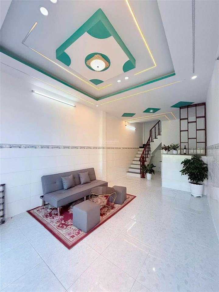 Nhà phan văn hớn  685tr đường bê tông 5m, hẻm thông, đối diện gx mỹ hạnh, đường vào 1