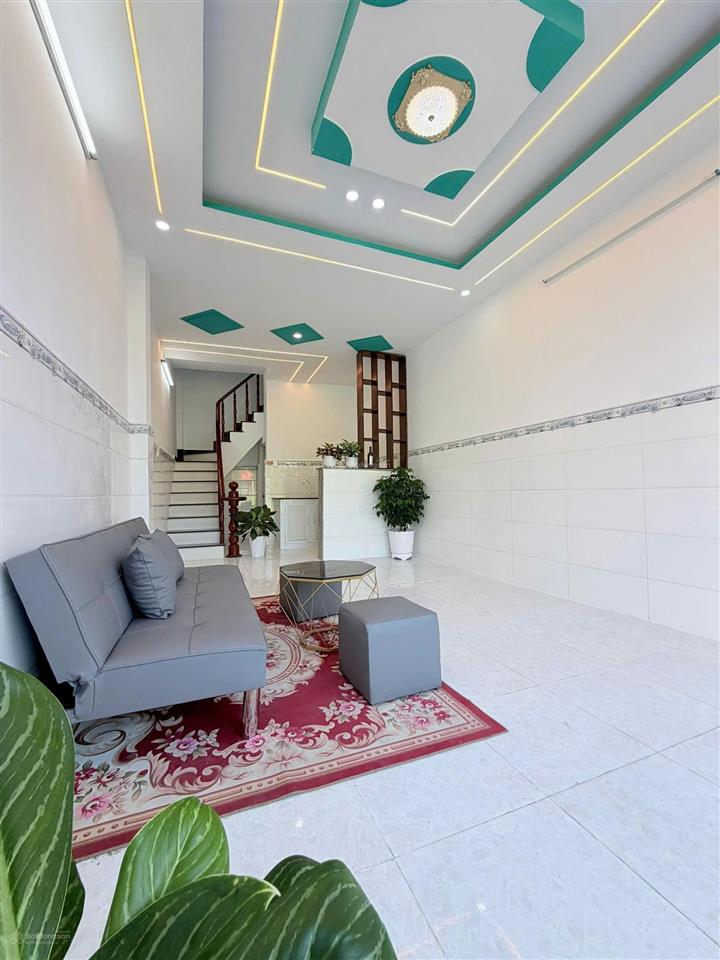 Nhà phan văn hớn  685tr đường bê tông 5m, hẻm thông, đối diện gx mỹ hạnh, đường vào 1