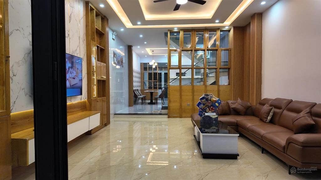 Nhà 4 tầng hiếm có khó tìm tại hòa xuân