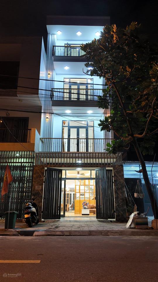 Nhà 4 tầng hiếm có khó tìm tại hòa xuân