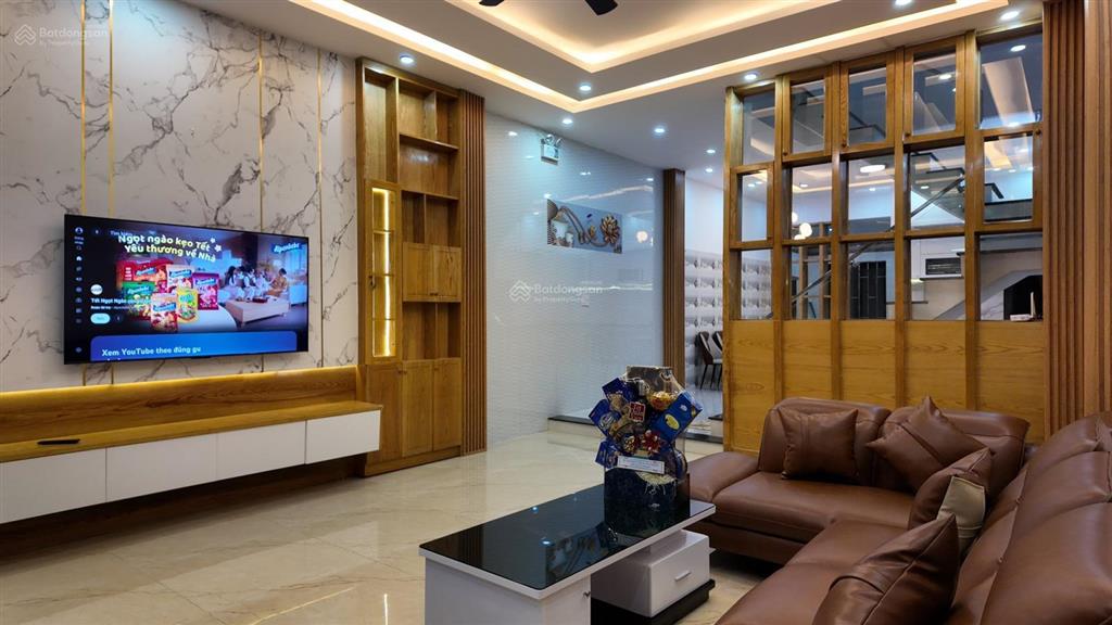 Nhà 4 tầng hiếm có khó tìm tại hòa xuân