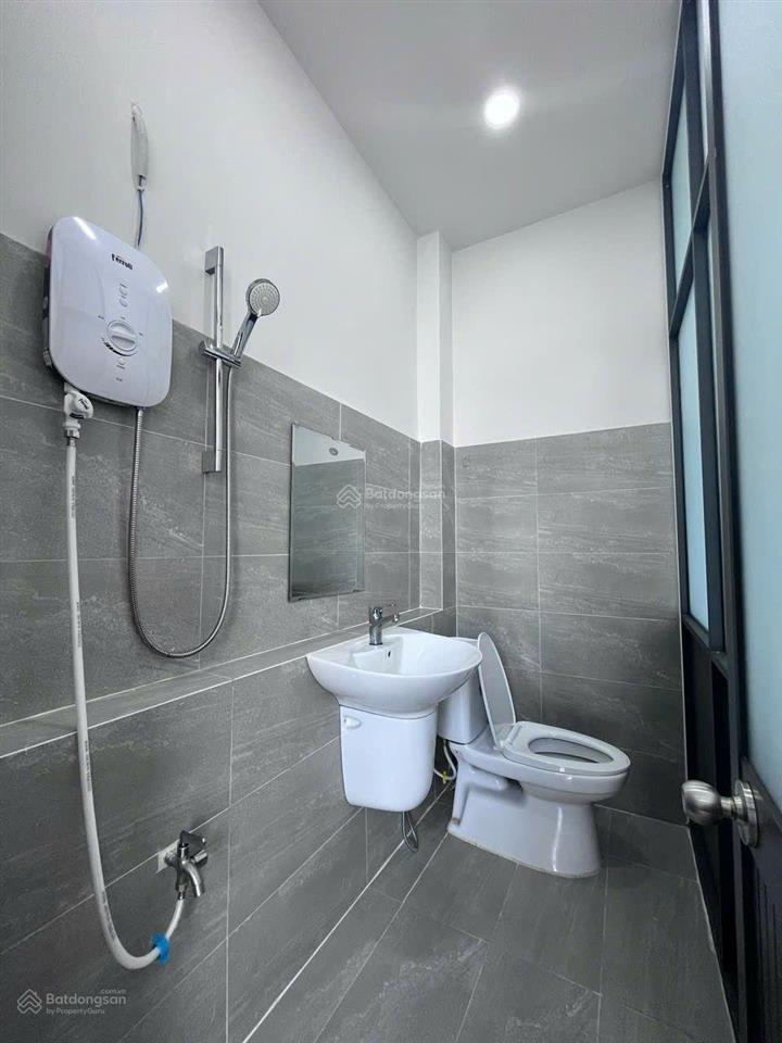 Cho thuê căn 1pn full nội thất  cửa sổ lớn suốt phòng, ban công thoáng mát