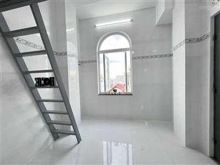 Cho thuê phòng trọ sinh viên  gác cao  thoáng mát  nhà xe, thang máy rộng rãi.