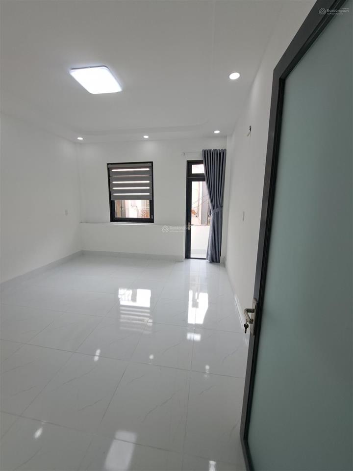 Nhà mới đẹp đường tân kỳ tân quý, ngay aeon tân phú, tphcm. dt 4x12m  2 tầng  2pn  không lộ giới