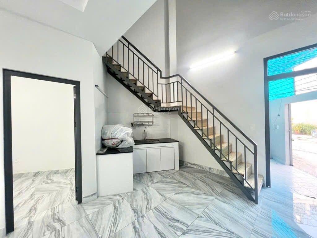 Nhà mới đẹp ngay trường thpt bình tân, tphcm hẻm xe tải chỉ nhỉnh 3t. ỷdt 5x1om22tầngk lộ giới