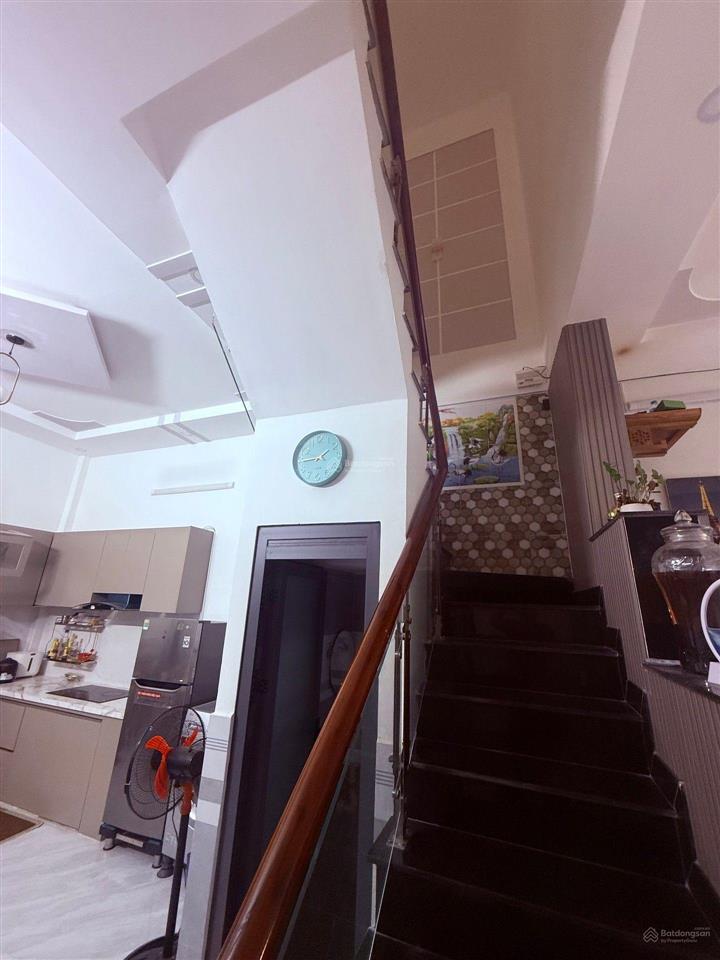 Nhà mới đẹp trục đường 18b  mã lò  gò xoài, q. bình tân  hẻm xe hơi dt 4*10m 2pn chỉ 4,75 tỷ