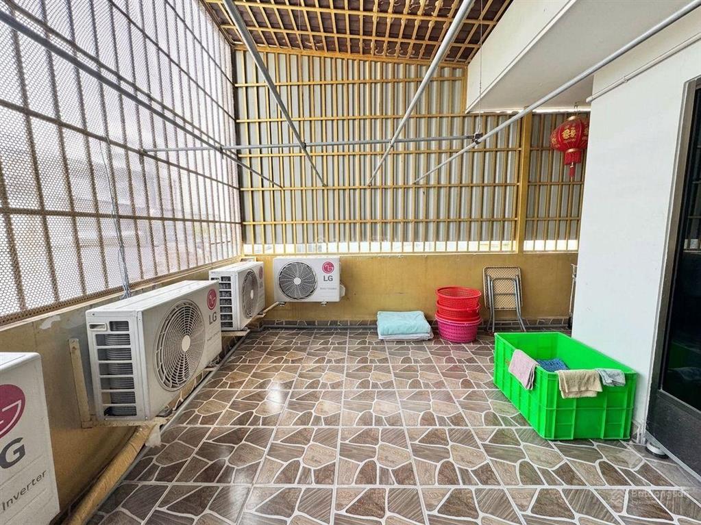 Nhỉnh 5 tỷ nhà mới đẹp 4 tầng kiên cố ngay aeon tân phú hẻm xe tải 1 trệt 2 lầu + sân thượng  4pn