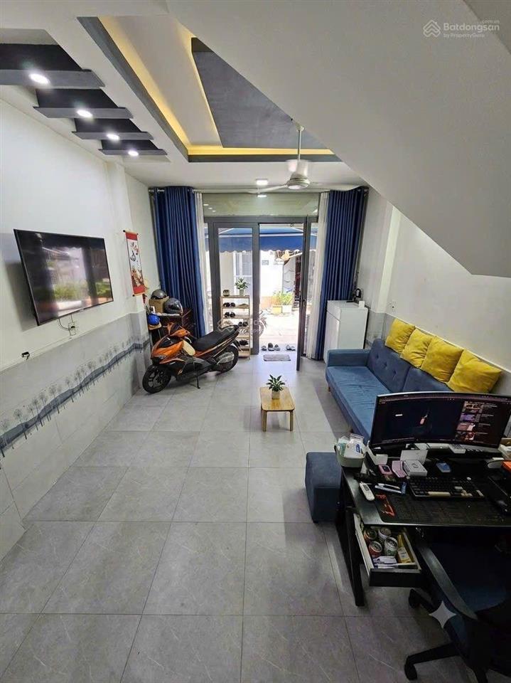 Nhỉnh 4 tỷ  nhà khu vip lê văn quới  2 tầng đúc btct  hẻm xe tải thông  dtsd 80m2  2pn