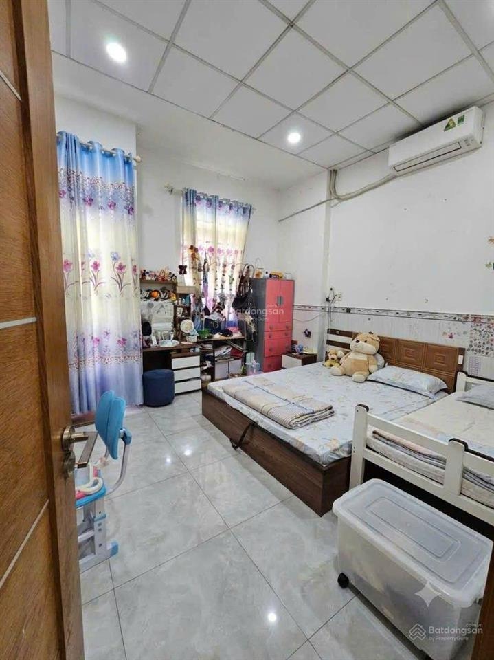 Nhỉnh 4 tỷ  nhà khu vip lê văn quới  2 tầng đúc btct  hẻm xe tải thông  dtsd 80m2  2pn