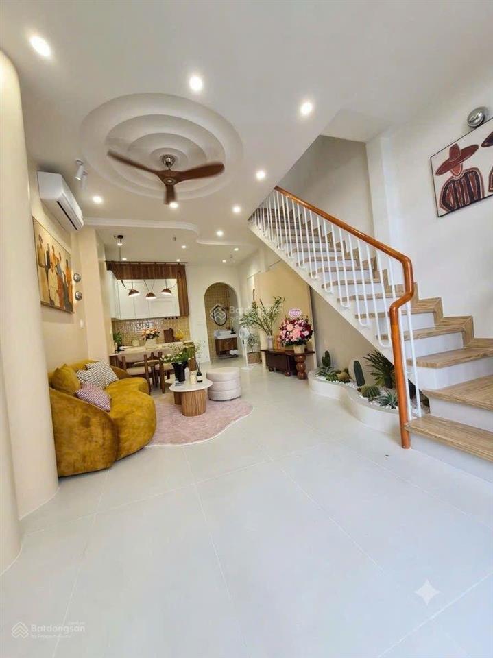 Ngôi nhà đẹp như mơ  ngay aeon tp  3 tầng + sân thượng rất chill 3pn hẻm xe hơi k lộ giới hc