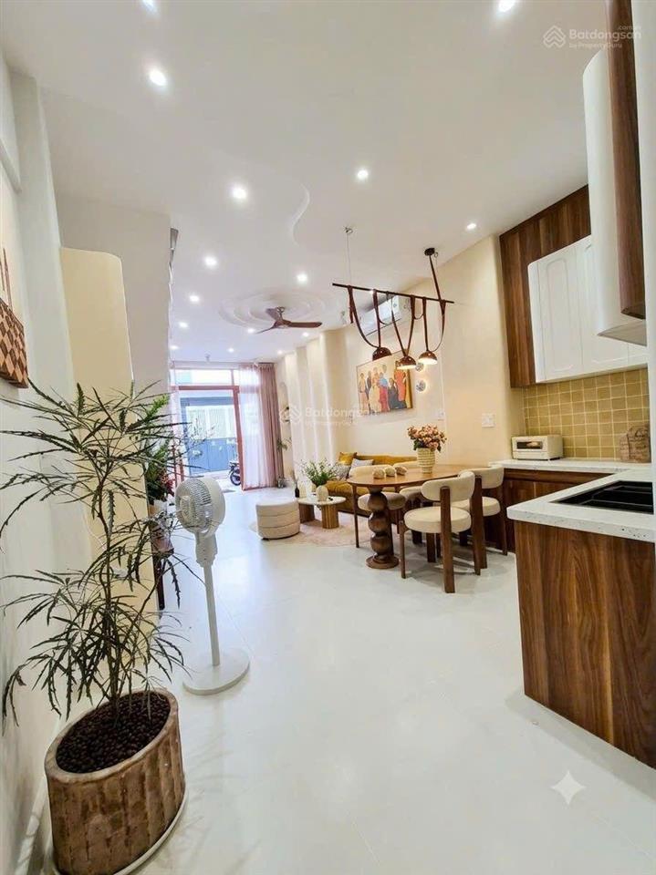 Ngôi nhà đẹp như mơ  ngay aeon tp  3 tầng + sân thượng rất chill 3pn hẻm xe hơi k lộ giới hc