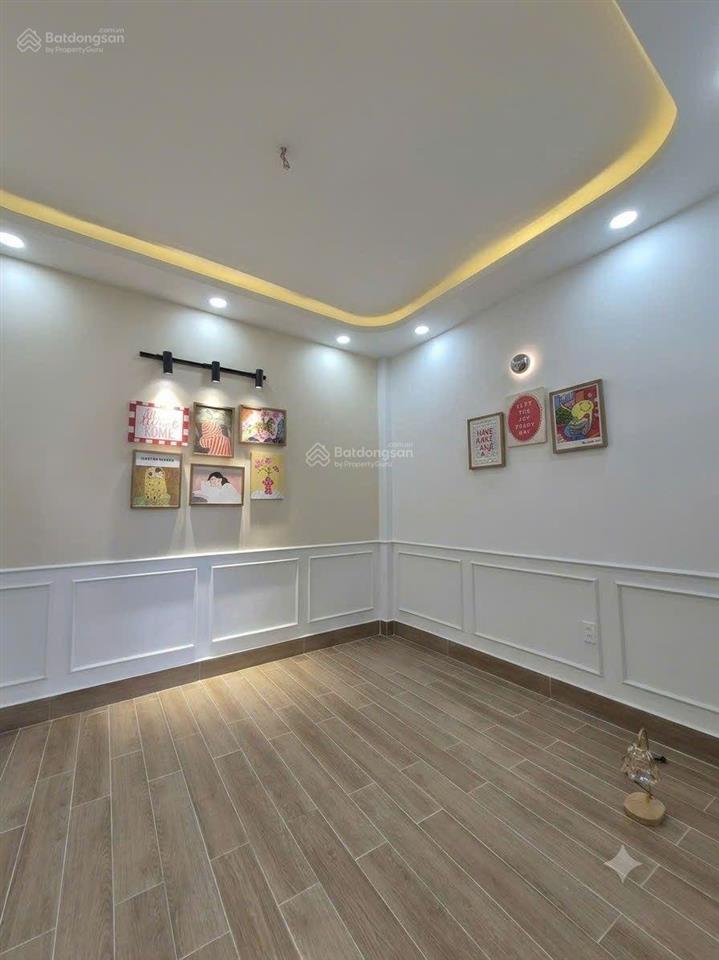 Ngôi nhà đẹp như mơ  ngay aeon tp  3 tầng + sân thượng rất chill 3pn hẻm xe hơi k lộ giới hc