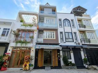 Ngôi nhà đẹp như mơ  ngay aeon tp  3 tầng + sân thượng rất chill 3pn hẻm xe hơi k lộ giới hc