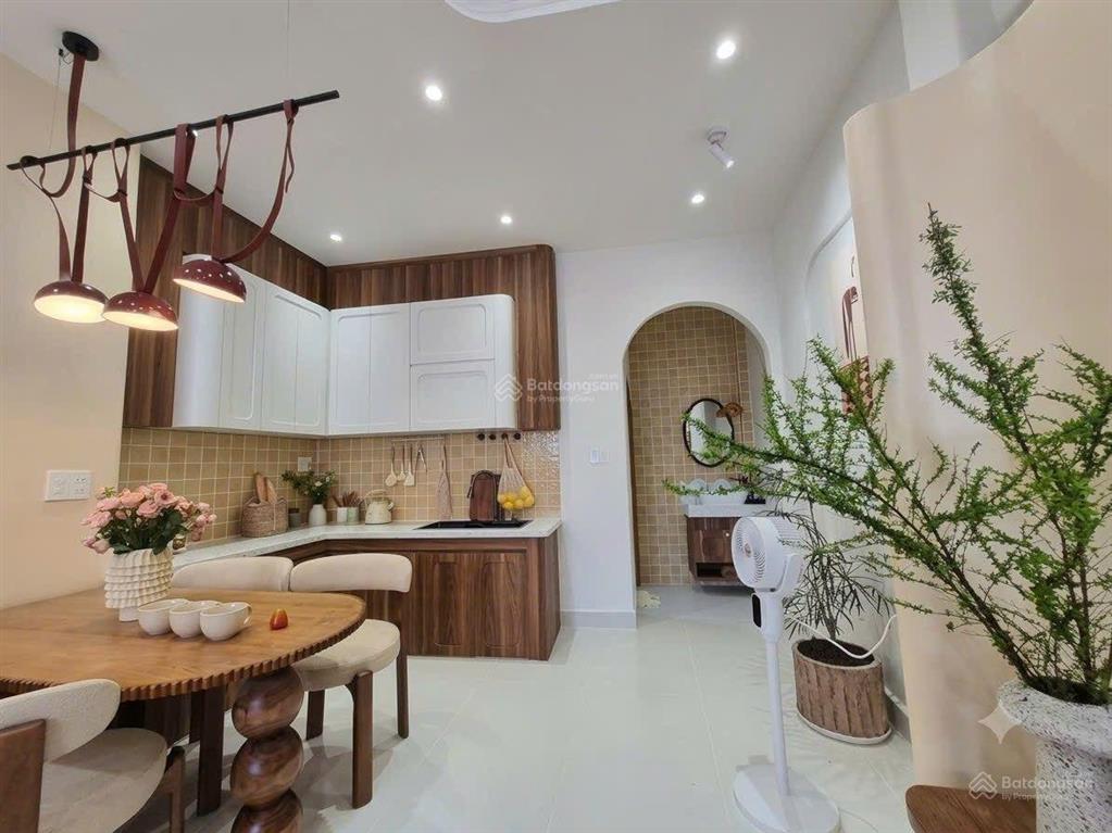 Ngôi nhà đẹp như mơ  ngay aeon tp  3 tầng + sân thượng rất chill 3pn hẻm xe hơi k lộ giới hc