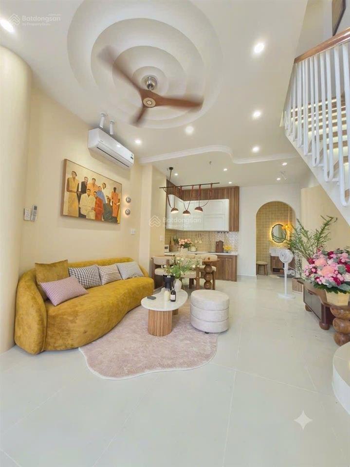 Ngôi nhà đẹp như mơ  ngay aeon tp  3 tầng + sân thượng rất chill 3pn hẻm xe hơi k lộ giới hc