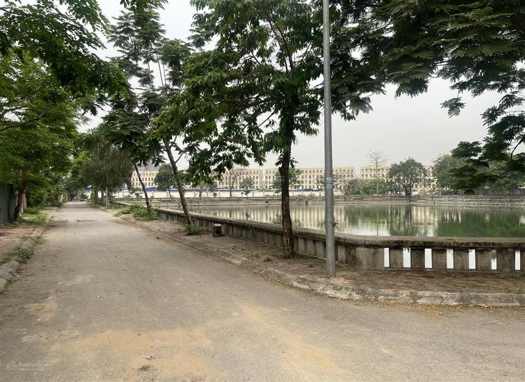 Chính chủ em bán 100m2. mt8m đường oto tránh giá đầu tư.sẵn nhà 3 tầng! tiên hội đông hội.