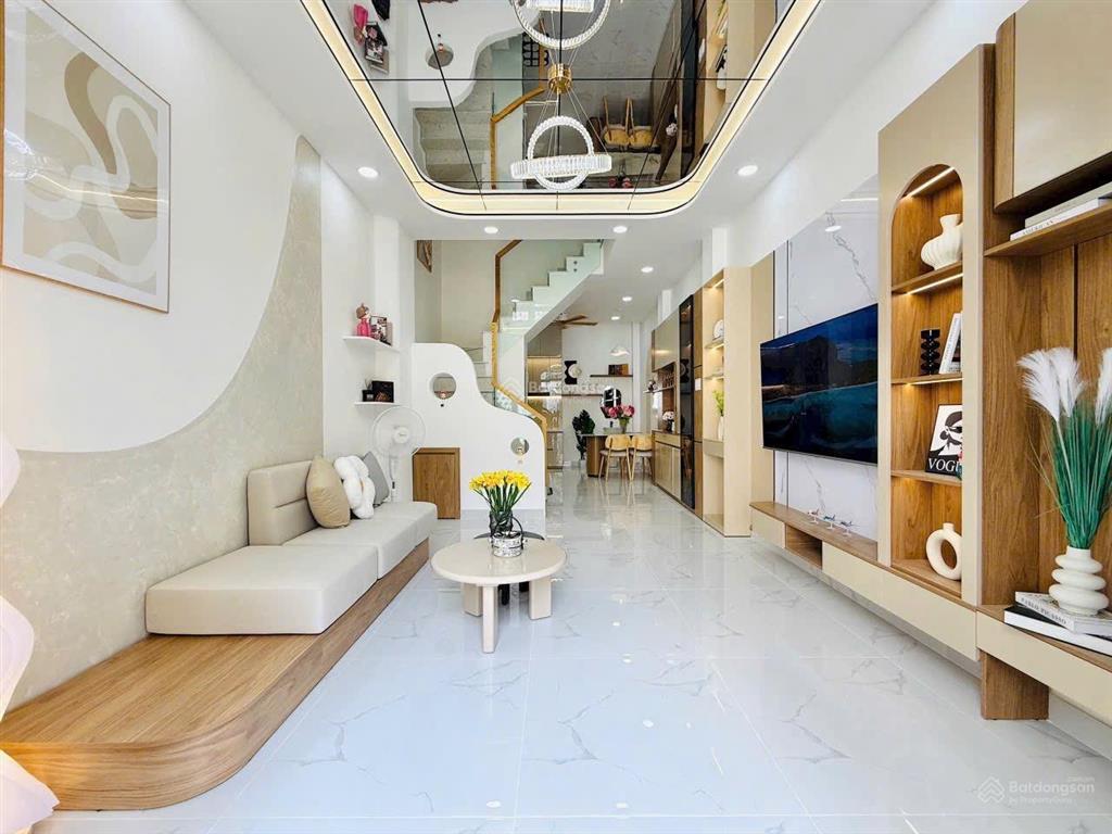 Có đáng mua ?  giá 6,7 tỷ  hẻm 1 trục gần chợ bà chiểu  khu văn hoá  nhà mới tinh khô