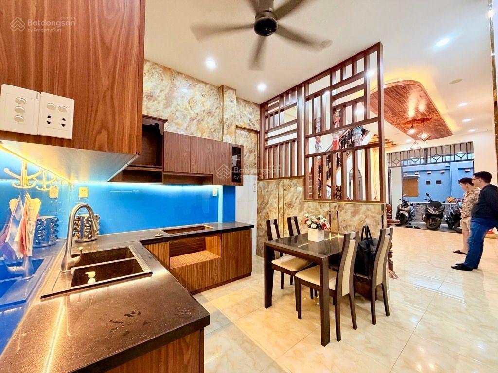 [gần chợ bà chiều] nhà mới 100 % giáp bình thạnh ,48 m2 ,3 pn giá 6,x tỷ