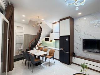 [ giáp q1 ] nhà bình thạnh giáp q1 ,mới 100%,36 m2,4 tầng 3 pn ,giá 6,x tý