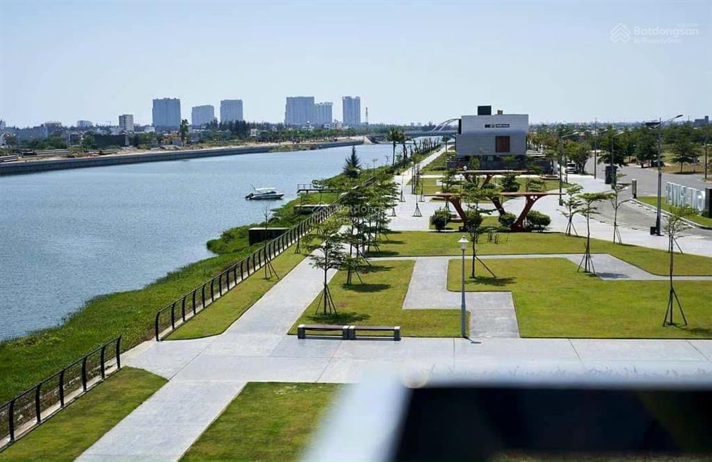Chính chủ bán biệt thự 2 mặt tiền sông one river 3 tầng 300 m2, full hồ bơi tràn viền
