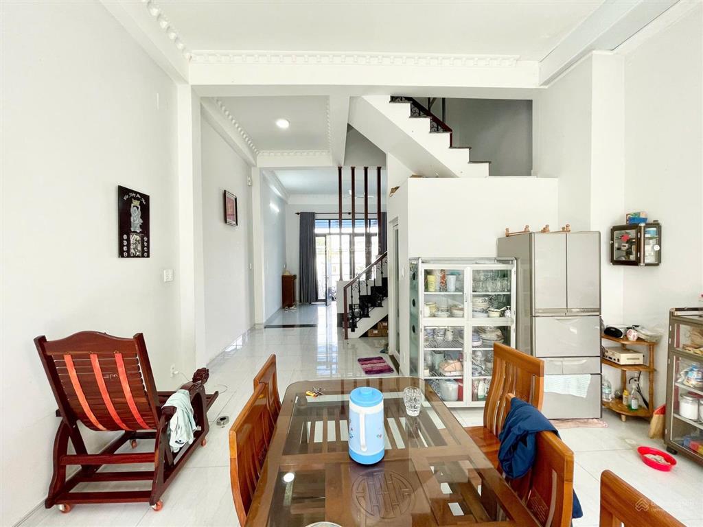 Bán nhà 3 tầng, nguyễn bình, 130m2, hxh