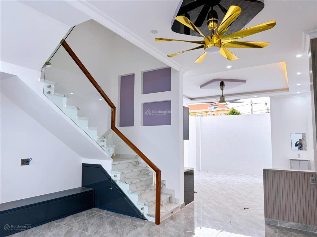 Bán nhà mới xây, đường 17m, 80m2, giá chỉ 4.43 tỷ