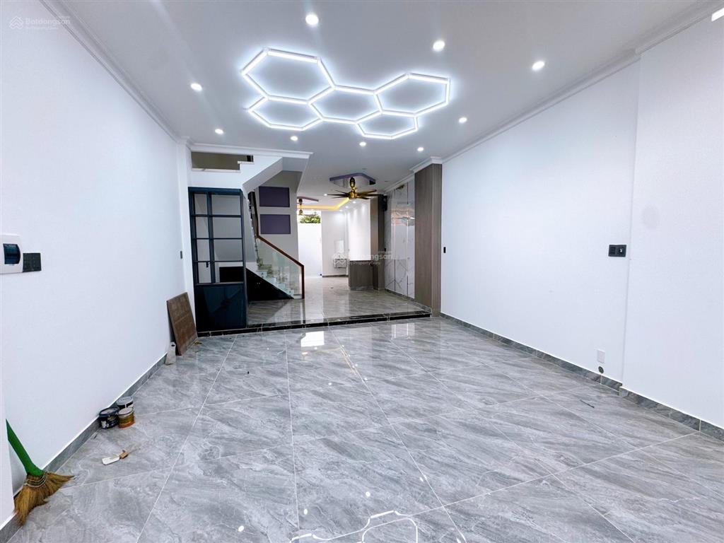 Bán nhà mới xây, đường 17m, 80m2, giá chỉ 4.43 tỷ