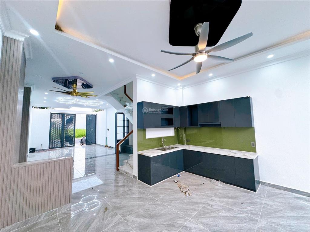Bán nhà mới xây, đường 17m, 80m2, giá chỉ 4.43 tỷ