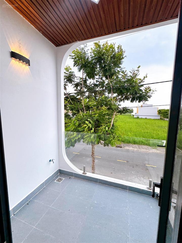 Bán nhà mới xây, đường 17m, 80m2, giá chỉ 4.43 tỷ