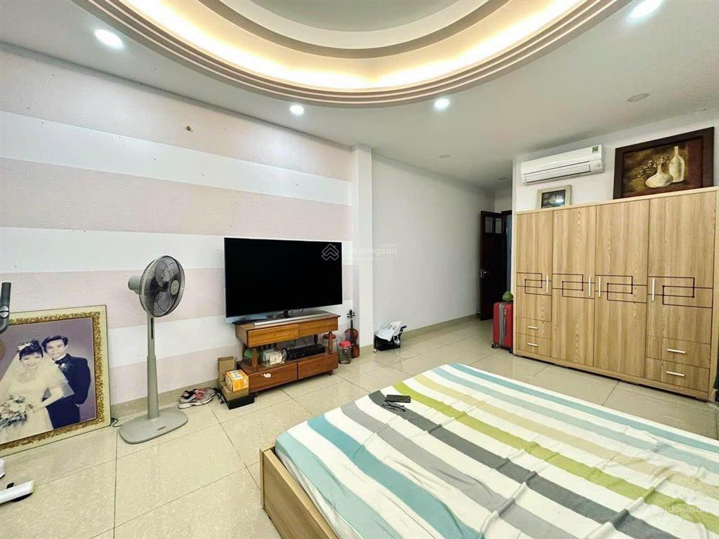 Bán nhà mặt tiền phan văn trị, dt 4.5x14, kc 5 tầng, giá 10.5 tỷ, hđt 45tr/tháng