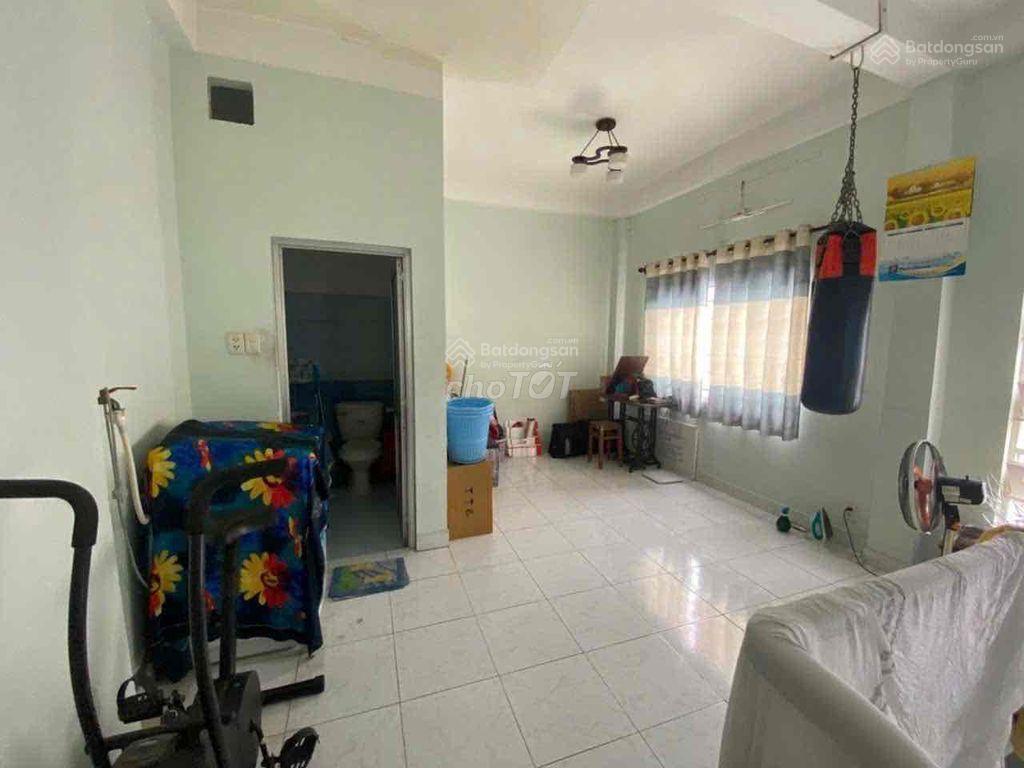 Bán chdv hxh nguyễn gia trí dt4x15 kc5 tầng giá11 tỷ tl hdt30tr/. tháng cáchdh ngoại thương 50m