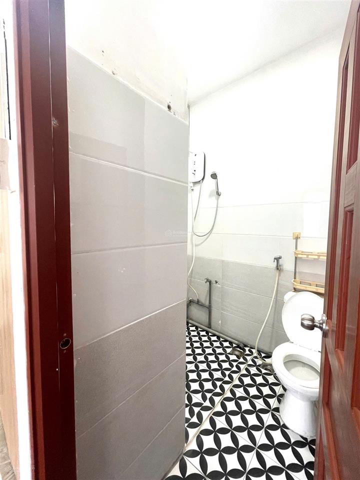 Cho thuê nhà nguyên căn hxh lê văn duyệt p. 1 dt 3.5x24m kc 2 lầu giá 12tr/tháng ngay cầu bông