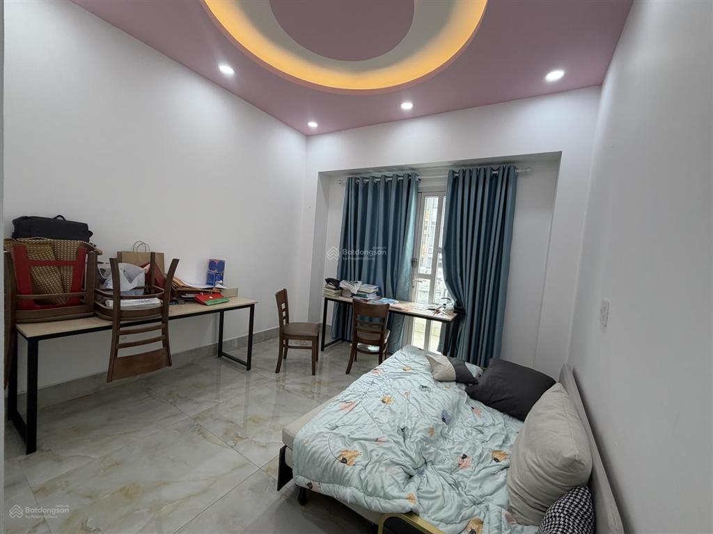 Cho thuê nhà mặt tiền nguyên căn, đường lê đại hành q11, giá 28tr/th
