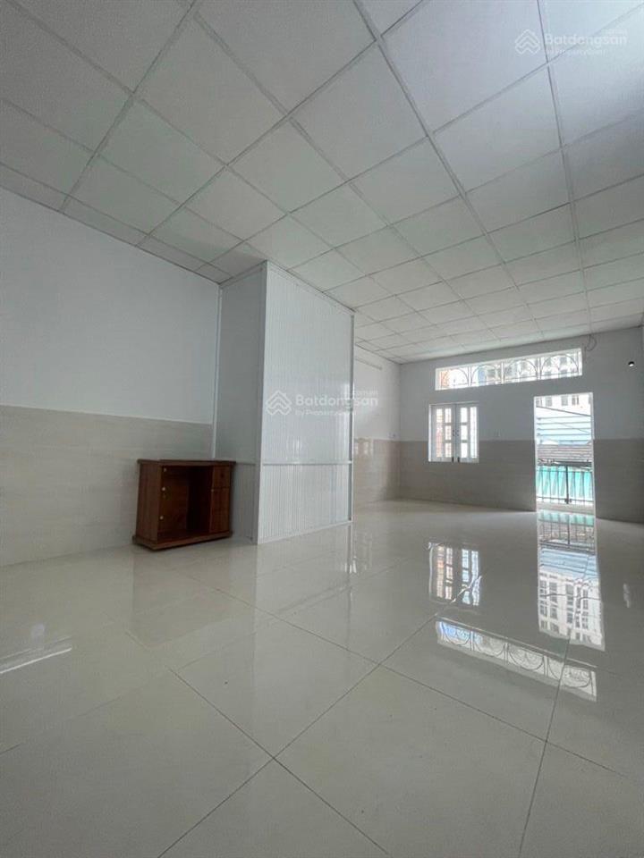 Nhà mới 2 tầng, phú thọ hòa tân phú, hẻm thông sát hẻm xe hơi, 4x9 không quy hoạch treo chỉ 4, x tỷ