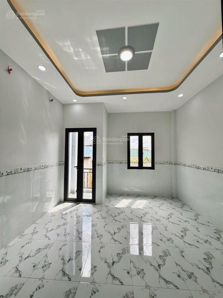 Nhà mới 4 tầng, sát mặt tiền kênh tân hoá, tiện di chuyển vô trung tâm, 4x9m chỉ loanh quanh 5 tỷ